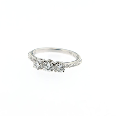 Anello Trilogy e Diamanti