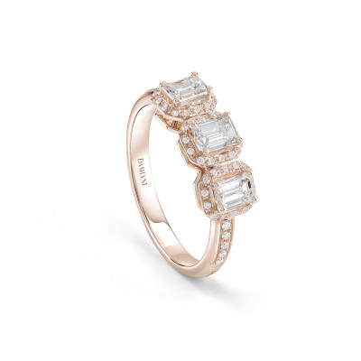 Anello Minou in oro rosa con tre diamanti taglio smeraldo