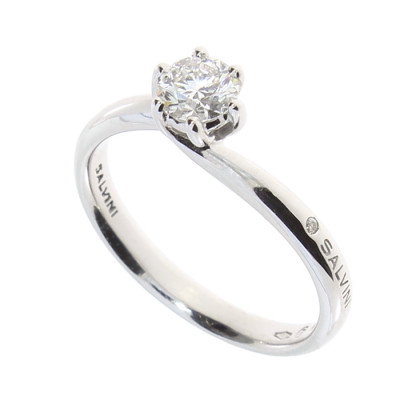 Anello solitario in oro bianco